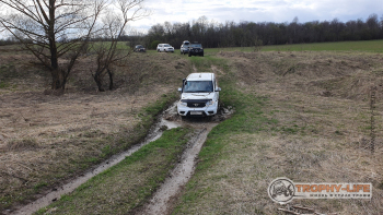 Фото Трофи-лайф 4х4 покатушка Радужный Водопад 30.04.22 - 180.jpg
