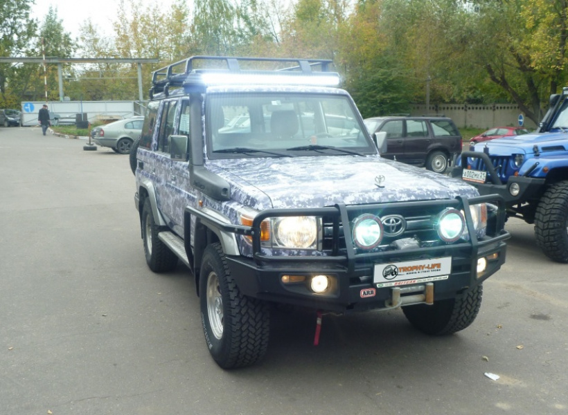 Toyota Land Cruiser 70, HZJ76