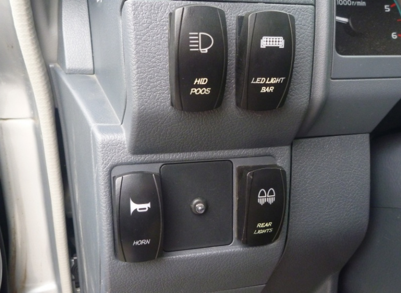 Toyota Land Cruiser 70, HZJ76