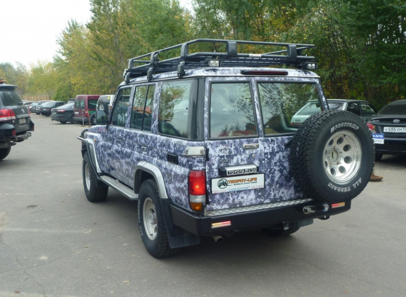 Toyota Land Cruiser 70, HZJ76