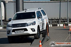Тест-драйв автомобилей Toyota в Тойота центр Измайлово