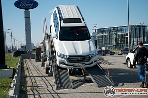 Тест-драйв автомобилей Toyota в Тойота центр Измайлово