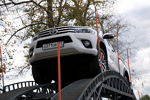 Тест-драйв Toyota LC200, LC Prado 150, Hilux 2015 в Тойота Центр Внуково