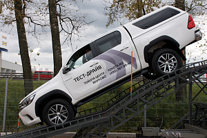 Тест-драйв Toyota LC200, LC Prado 150, Hilux 2015 в Тойота Центр Внуково